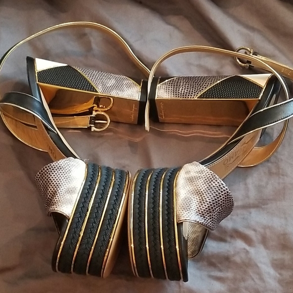 Sandals - Picture 2 of 7